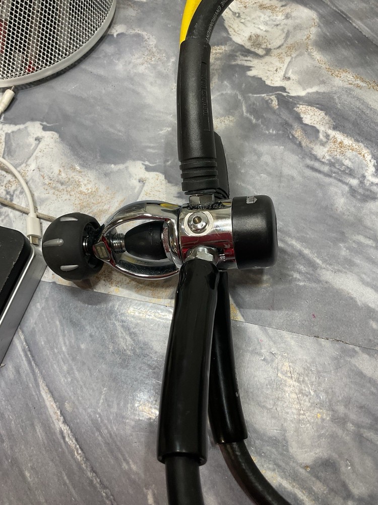 Aeris500AI Complete SCUBA Regulator + Computer Setup Voltrex Mares /Nikos Mares