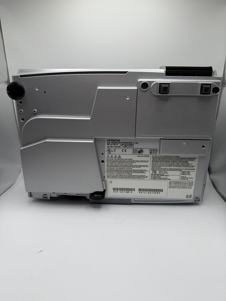 Hitachi CP-X275 LCD Projector