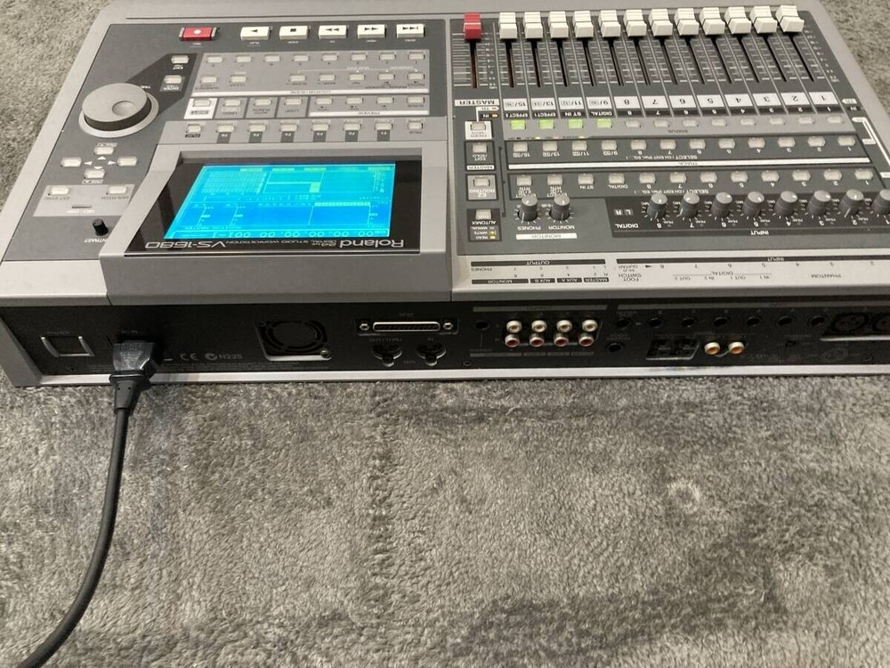 Roland VS-1680 Digital multitrack recorder Recording Studio Workstation