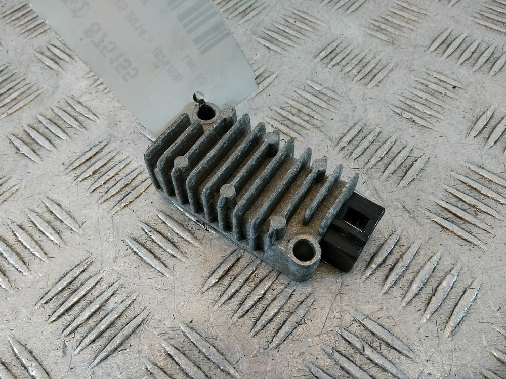 2017 YAMAHA MT 125  RECTIFIER REGULATOR