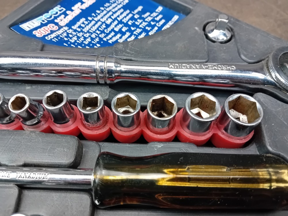 Nutool 30 Piece Socket Set ¼" & ⅜" Drive