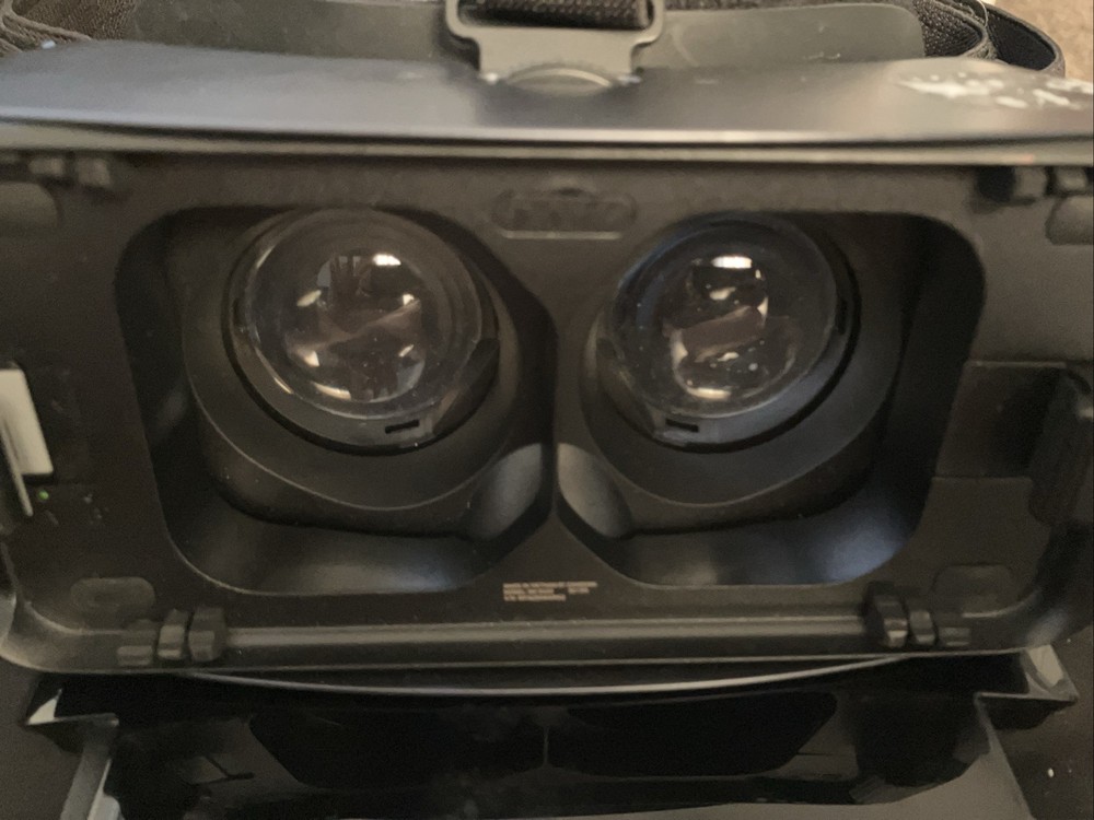 Samsung Gear VR With OUT Controller Headset ONLY SM-R324