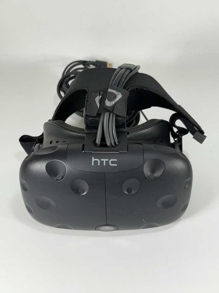 HTC Vive Virtual Reality System Bundle with Controllers - Missing Link Box