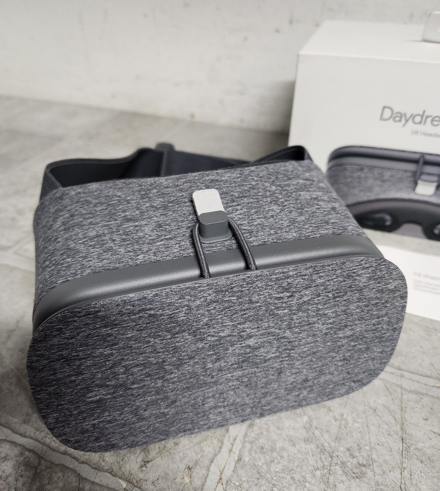 Google Daydream View Virtual Reality Headset USED