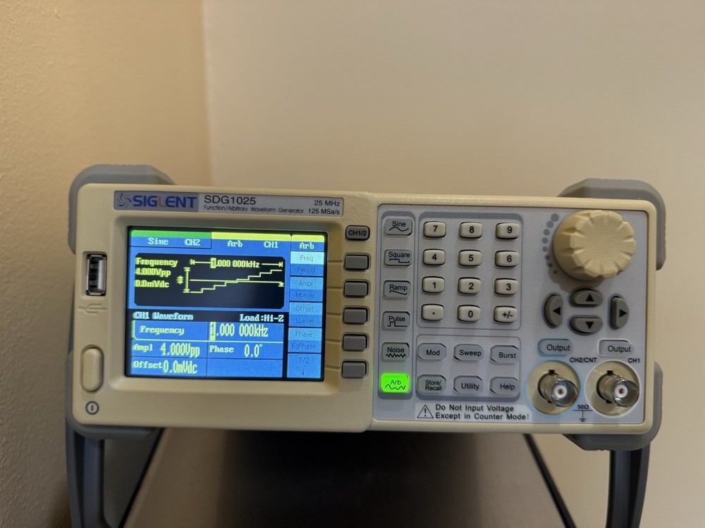 SIGLENT (SDG1025) 25MHz Function/Arbitrary Waveform Generator -125 MSA/S