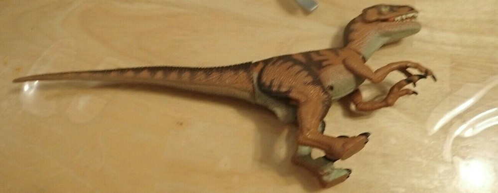 Jurassic Park Velociraptor Dinosaur JP03
