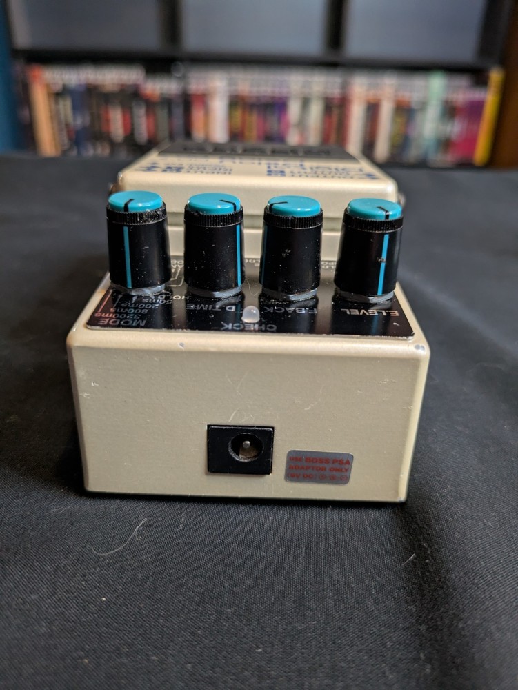 Boss DD-7 Digital Delay Guitar Effect Pedal Pre-owned