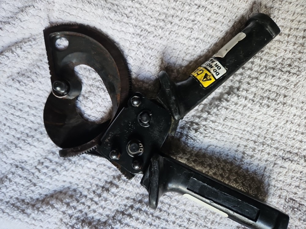 Cable Cutter Model R-750B