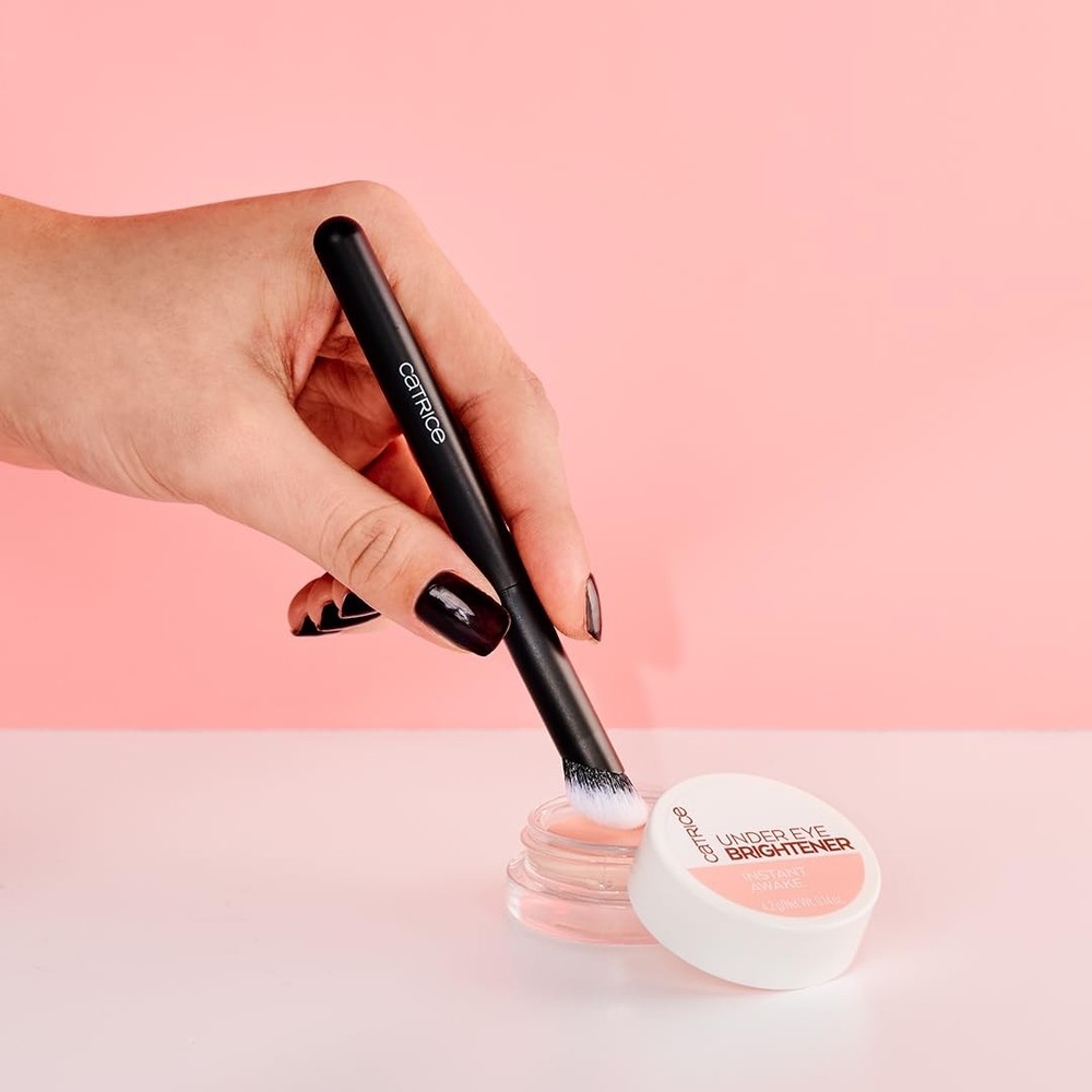 Catrice | Under Eye Concealer Brush | Angled for Precise Blending Black