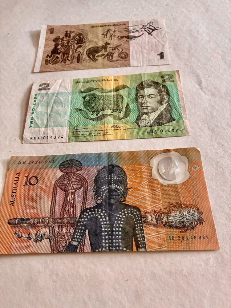 Australian Dollars 13 Currency Note