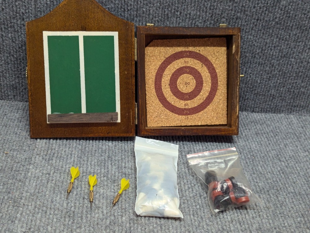 Kings Head Pub & Lodging Mini Dart Board/Chess Set Used Great Condition