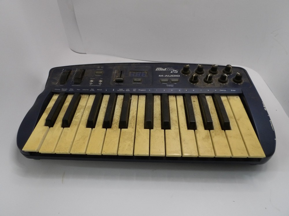 M-AUDIO MID Air 25 Controller Keyboard UNTESTED AND DIRTY