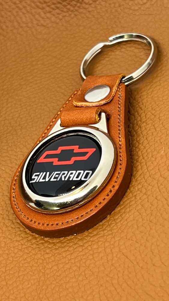 SILVERADO RED BOW KEYCHAIN PREMIUM LEATHER CLASSIC TAN
