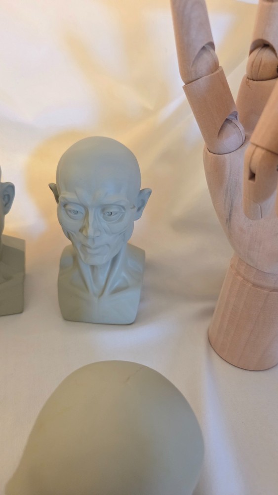 Mini Drawing Aid Model Set -- Hands, Head, and Skull