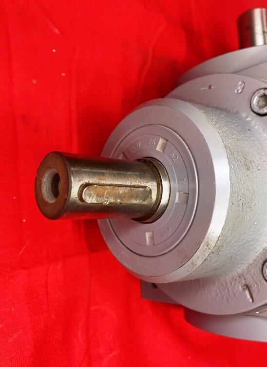 ZAE BEVEL GEAR REDUCER 523113