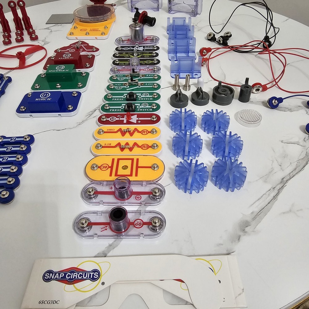 Elenco Snap Circuits Lot
