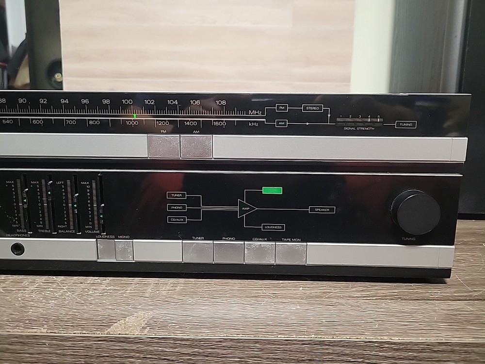 Magnavox amplifier with tuner