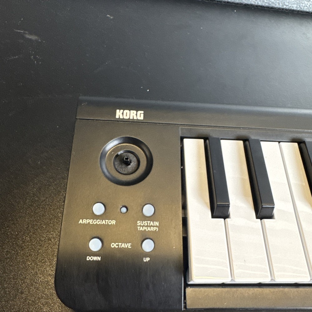 Korg microKEY-25 USB Powered Keyboard (not wireless)