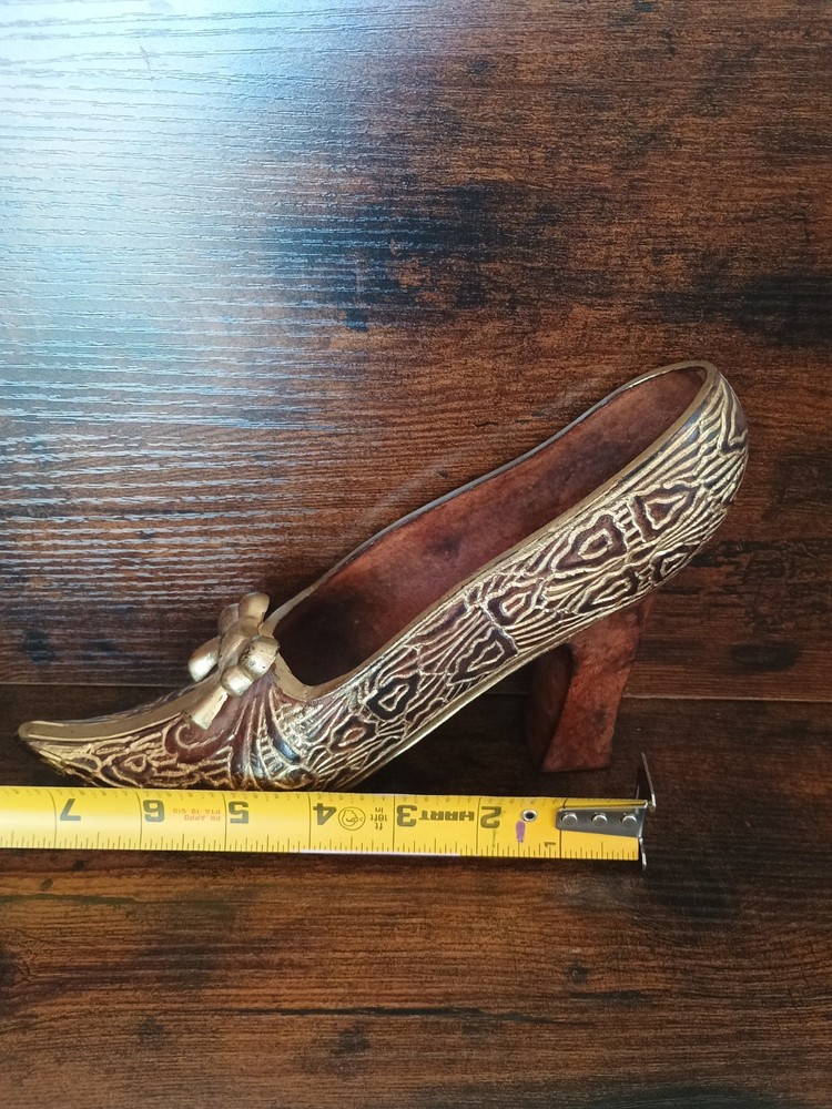Antique cast metal pin cashing