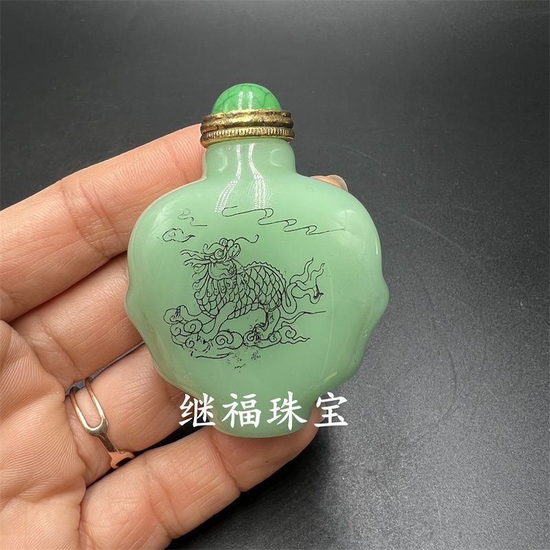 White Jade Glass Snuff Bottle Qilin Pattern Decorative Empty Bottle