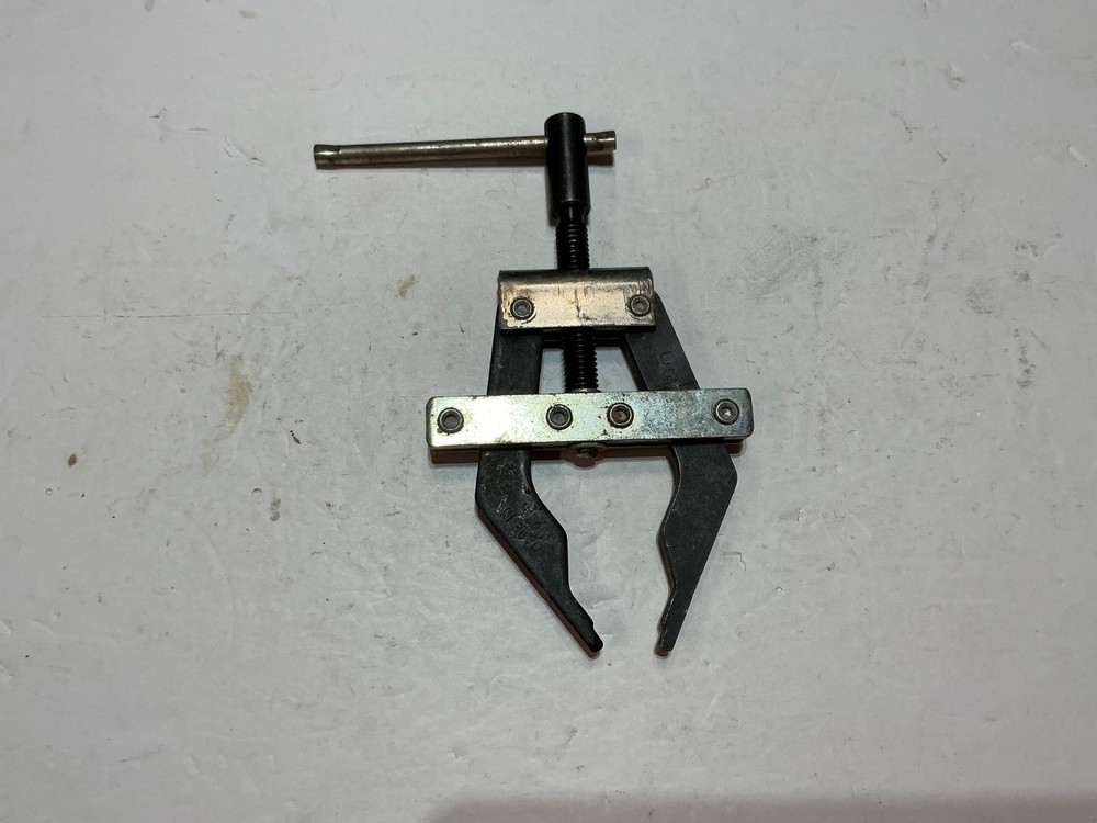 Jaw end roller chain puller fits 40, 50, 60, 80 chain USA made