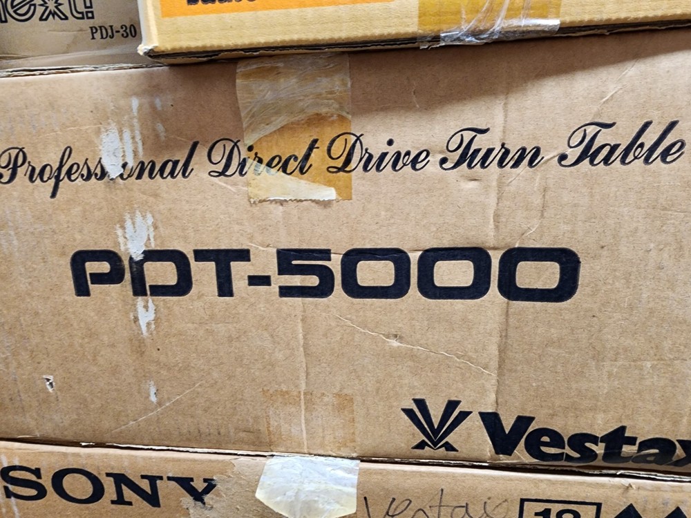 Vestax  direct drive turntable PDT-5000