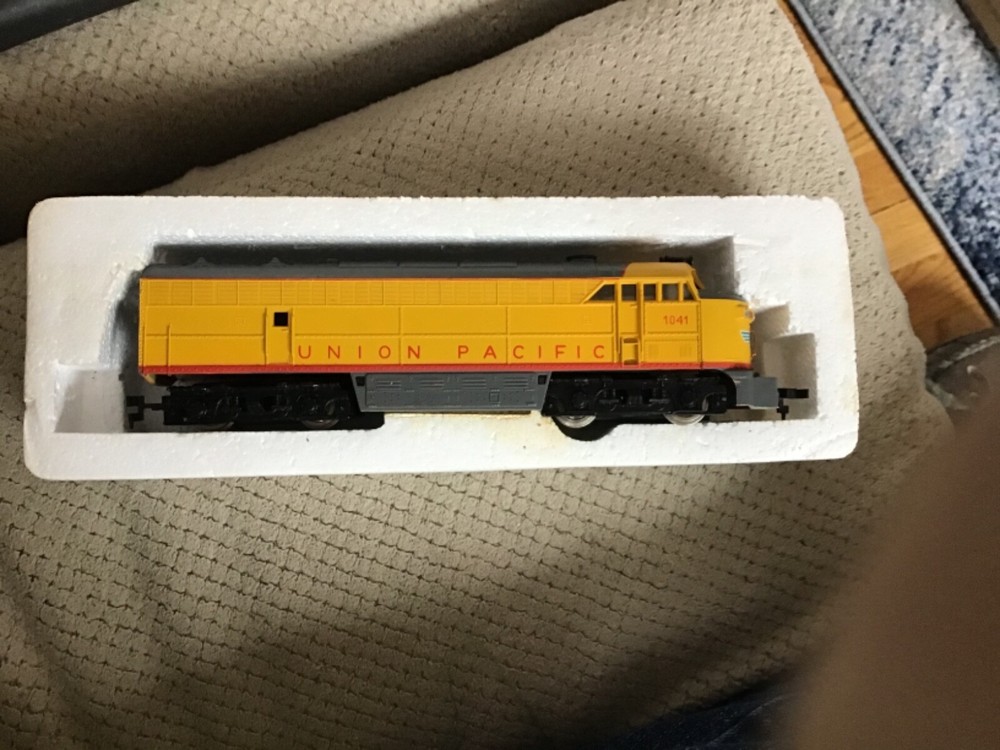 Union Pacific HO engine Runs well