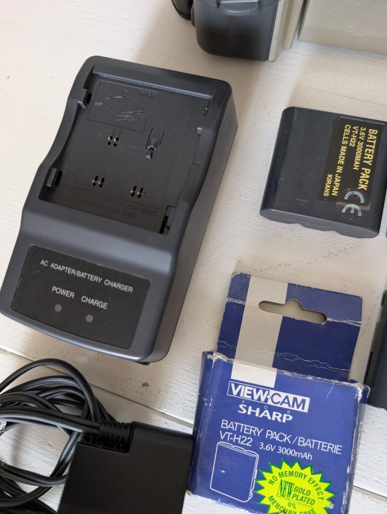 Sharp Viewcam VL-E630S camcorder Video recorder with extras– Tested working