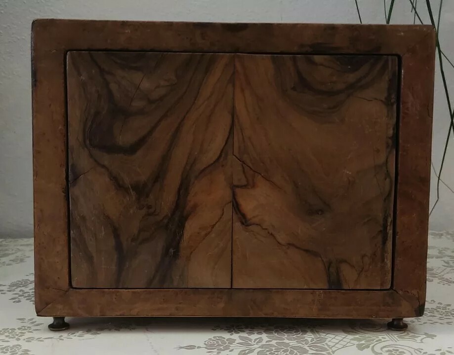 Cigarette holder, box, antique root box 1940s