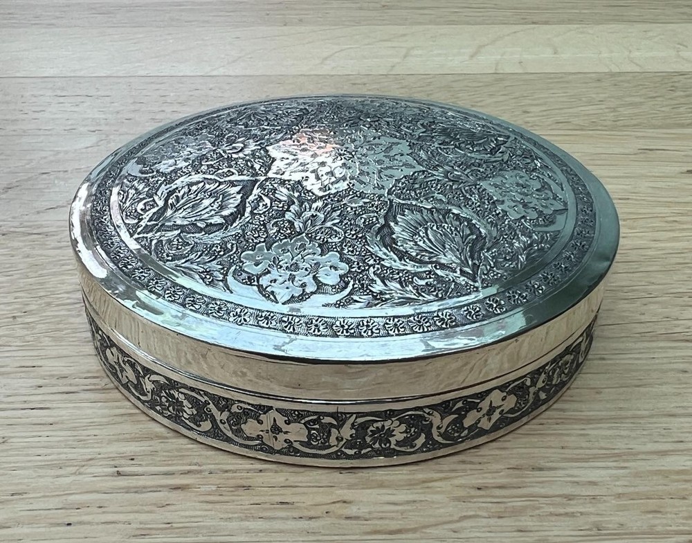 Fine .840 Solid Silver Middle Eastern Circular Snuff or Table Box.