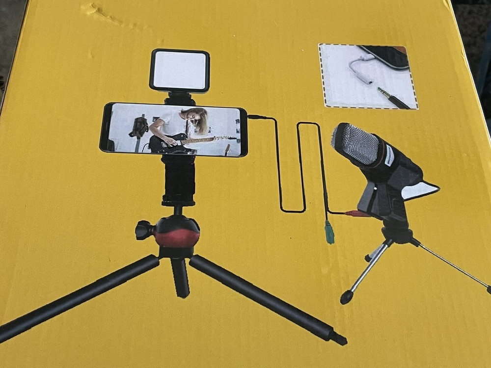 CE ROHS Model AB Shutter 3 Microphone, LED light, Phone & Mike Stands NIB