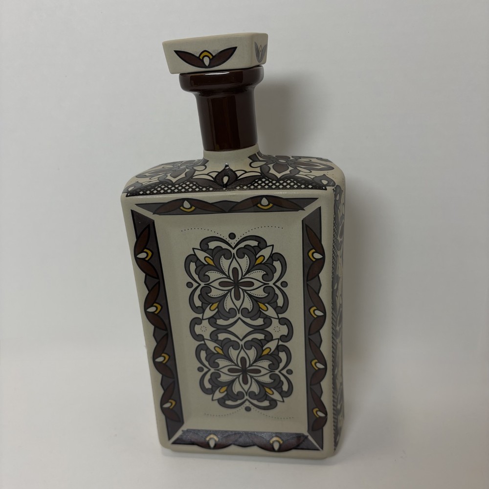 Tequila Dos Artes 100% Anejo Painted Bottle Only