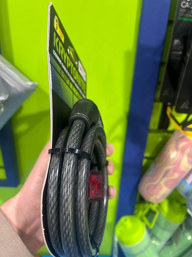 Kryptonite COMBO LOCK & Comet R150 Tail Light combination lock level 3