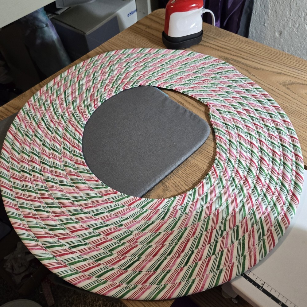 Hoilday Jellyroll Wreath