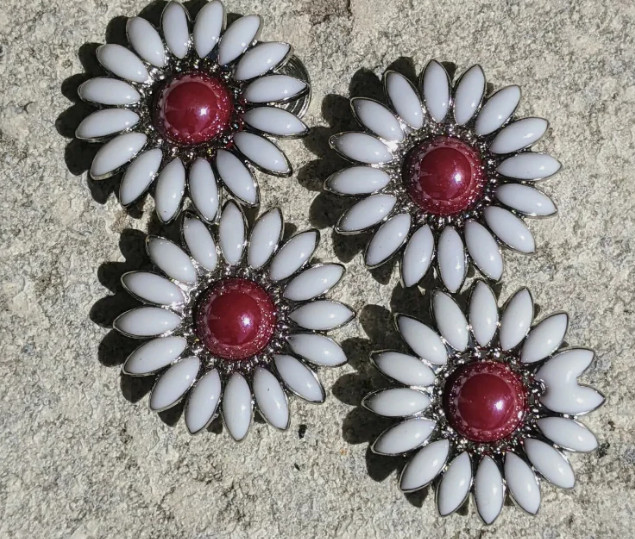 Concho - Daisy Screwback Concho Wine Color - (4 pack)