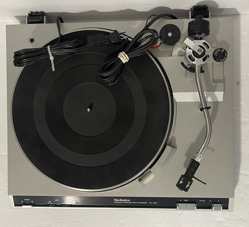 TECHNICS SL-220 FREQUENCY GENERATOR SERVO AUTOMATIC TURNTABLE no belt no cover