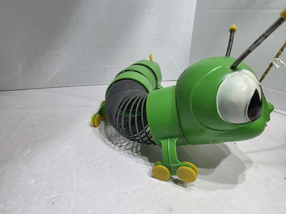 MR. WIGGLES CALA-PULLER SLINKY PULL TOY BOXED BY WILKENING SHARP
