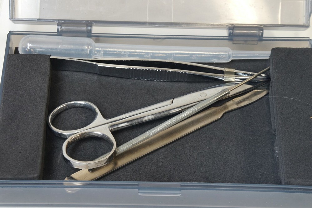 Edmund Scientific Motic Educational Microscope Experiment Kit + Instruments