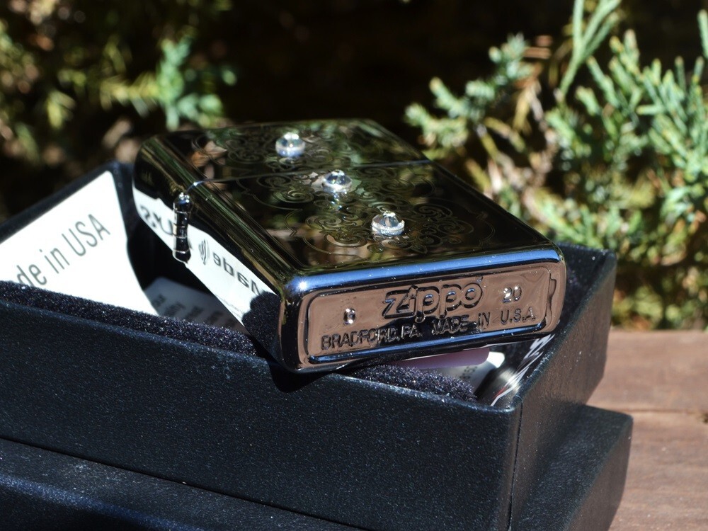 Victorian Pattern Zippo Lighter - Rotary Engraved - Three Swarovski Crystals