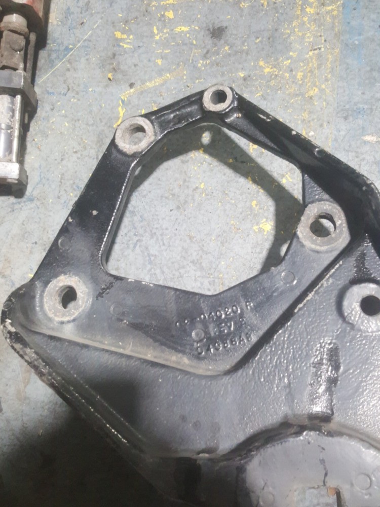 PETERBILT 387 SPRING HANGER 02-04020R