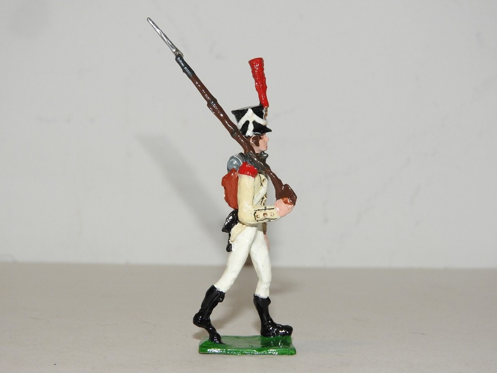 FRENCH INFANTRY MARCHING WITH RIFLE & BAYONET AFFIXED