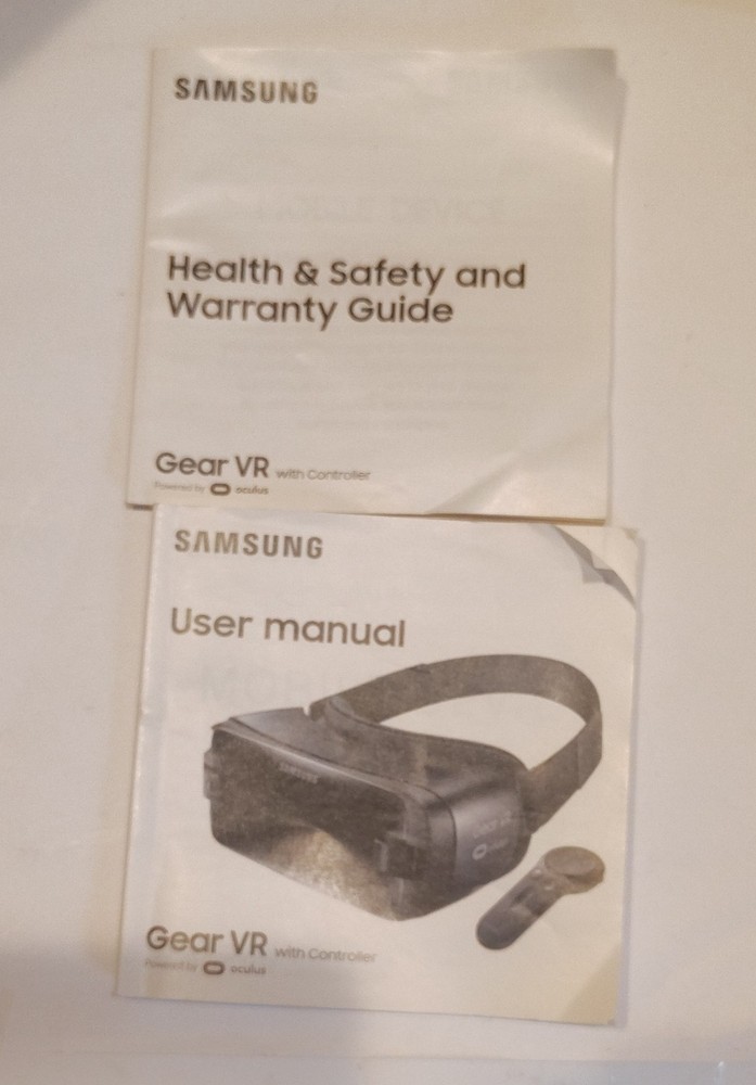 Samsung Gear VR with Controller Powered By Oculus
