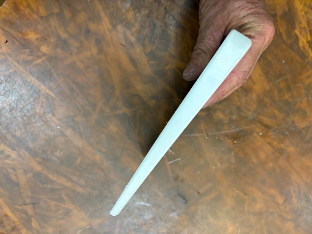 POWER MOUNT BASE WEDGE WHITE POLY 7" X 7" 4 DEREE PRE CUT FOR MOUNTING...