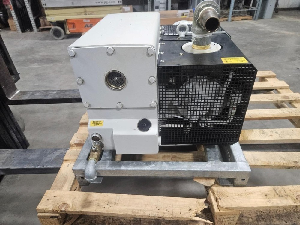 Leybold Sogevac SV200 Rotary Vane Vacuum Pump - Tested - Functional