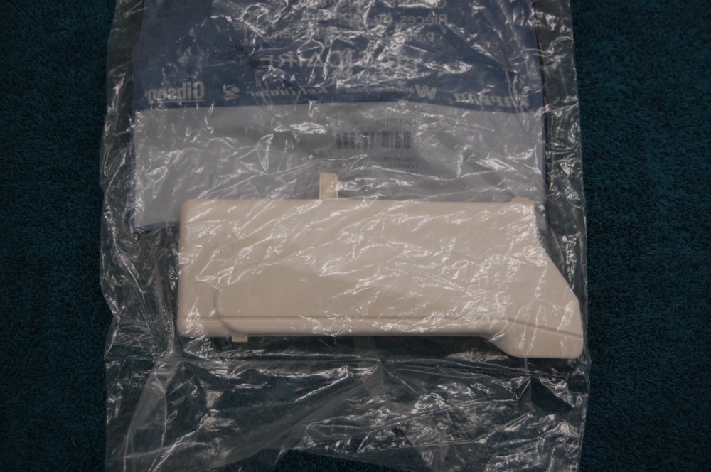 134370100 DISPENSOR LOWER