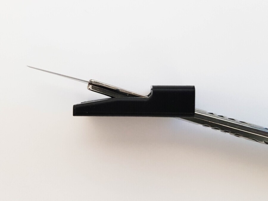 Handheld Scalpel Blade Extractor Tool for Swann Morton no. 3 handle (#3)