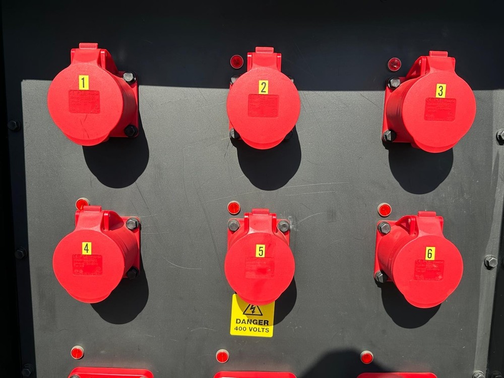 400A Power Distro With Cee 63A-Redx6 #383 (TRUEHEARTSOUND)