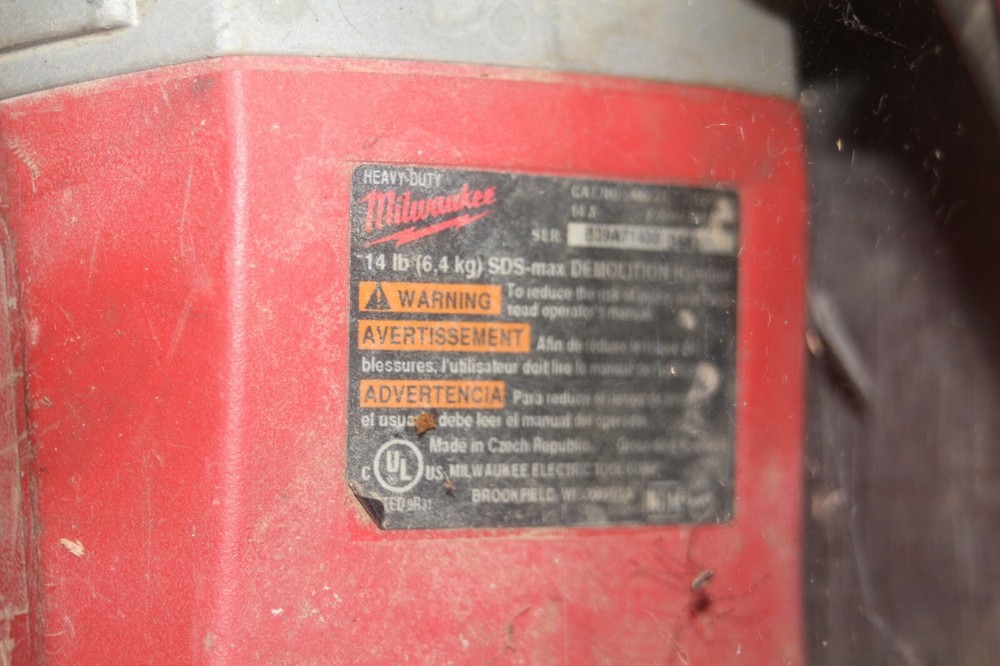 Milwaukee Demolition Hammer 5446-21
