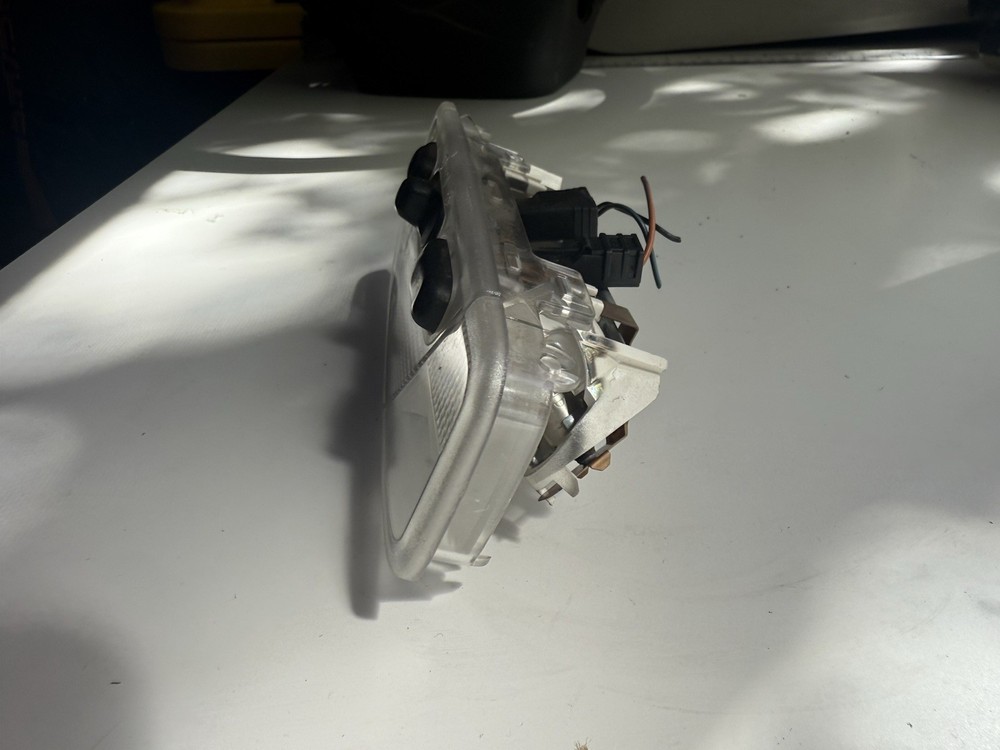 2000-2007 Ford Focus Front Overhead Front Center Dome Roof Map Light