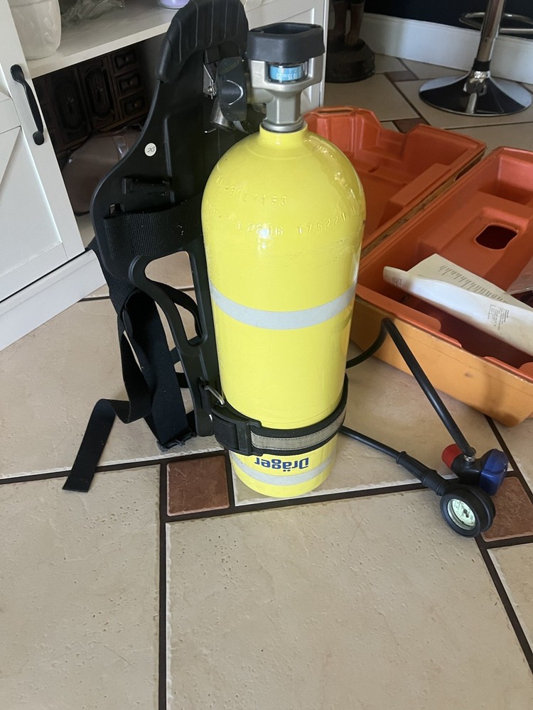 Drager Scba backpack with breeder pressure tank and box